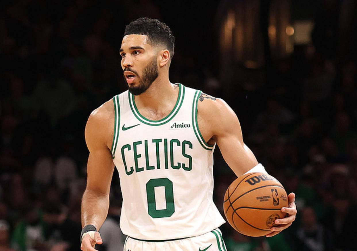 爱游戏中国-塔图姆在中国队比赛中败北，刷新纪录引发热议！-爱游戏中国